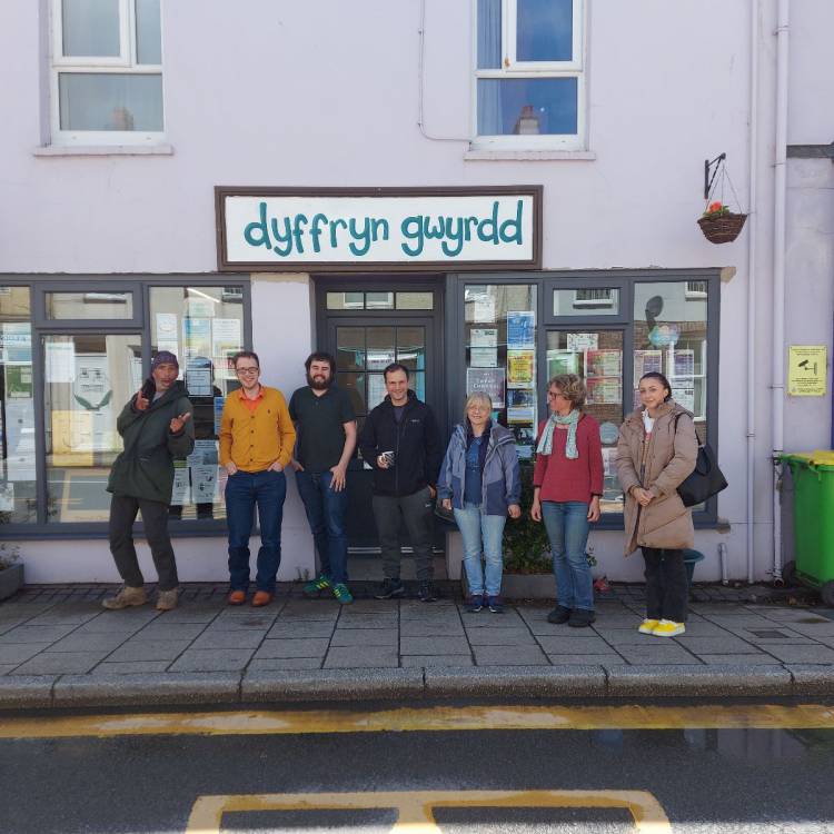 Staff Busnes@LlandrilloMenai