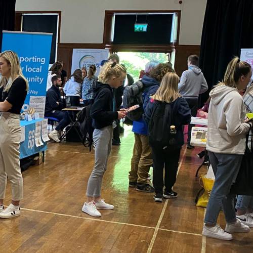 Myfyrwyr yn Ffair y Glas 2022