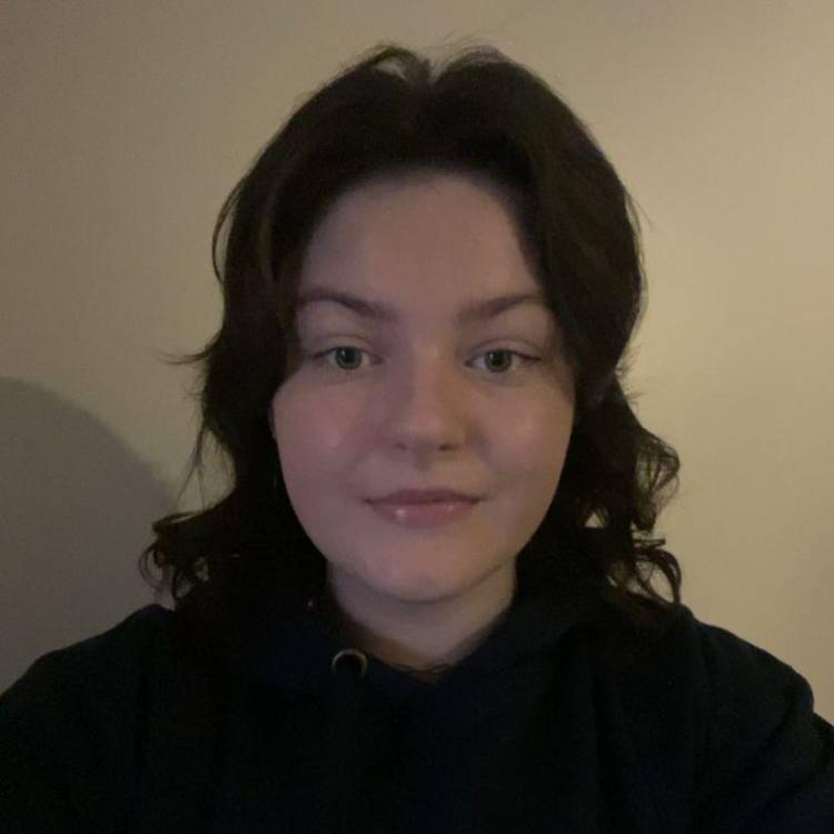 Coleg Cymraeg ambassador Alaw Robyns