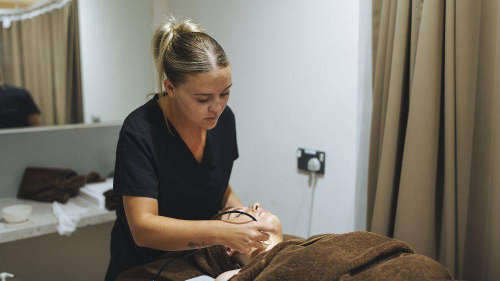 Student doing beauty work